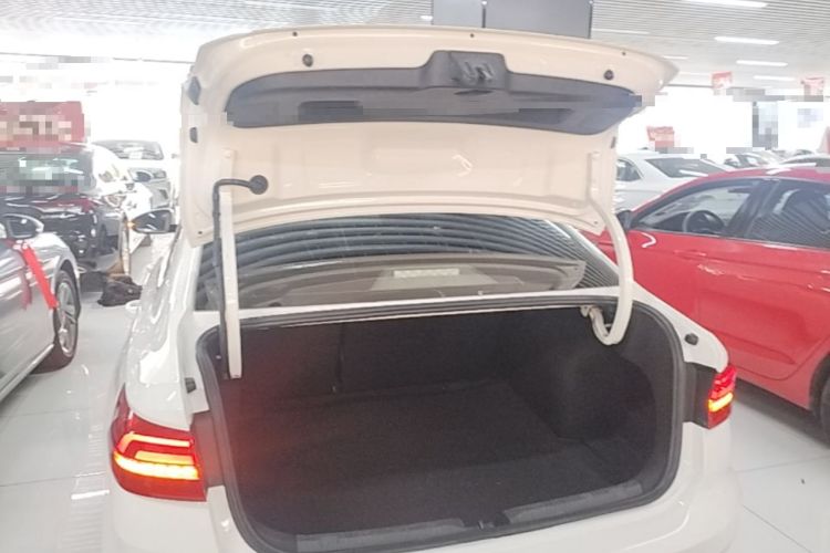 Used Volkswagen Lavida 2019 1.5L Automatic Vision Edition China VI Standard Trunk