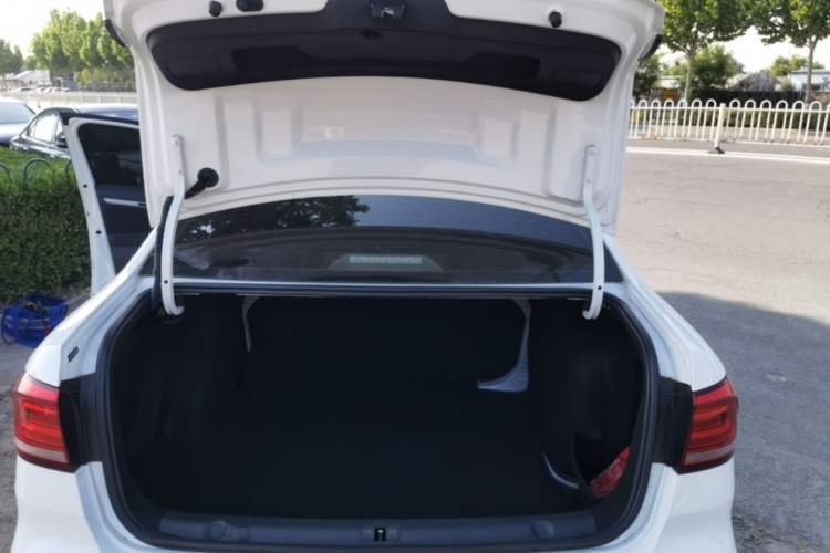 Used Volkswagen Lavida 2019 Lavida Start 1.5L Automatic Trendy Version China VI Standard Trunk