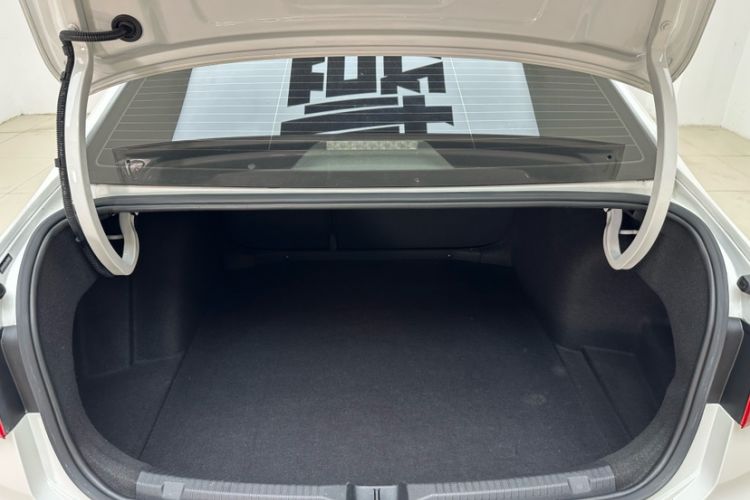Used Volkswagen Lavida 2019 280TSI DSG Comfort Edition China VI standard Trunk