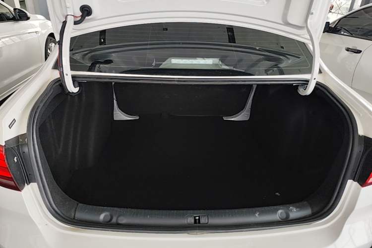 Used Volkswagen Lavida 2019 Lavida Start 1.5L Automatic Trendy Version China VI Standard Trunk