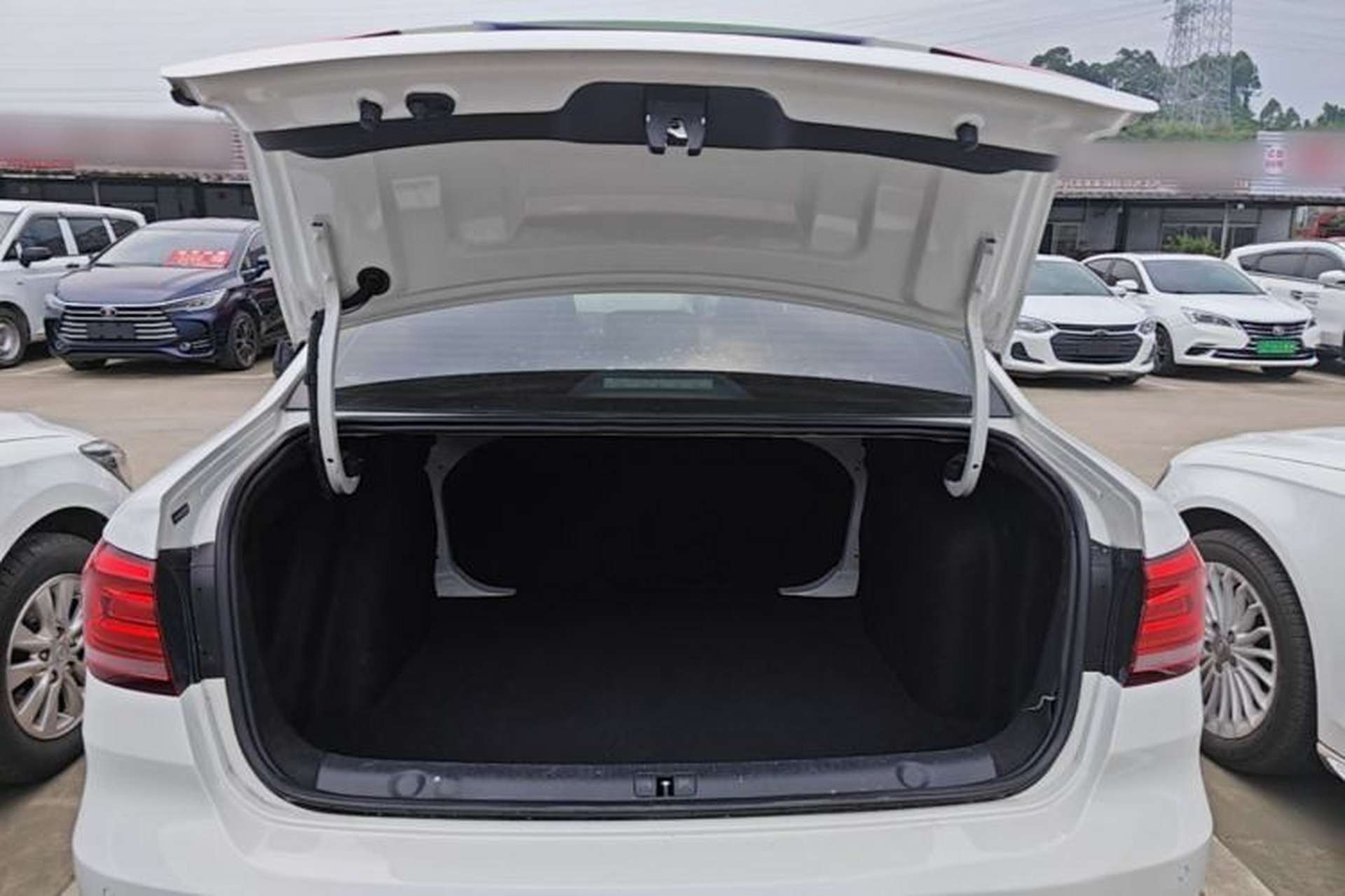 Used Volkswagen Lavida 2019 Lavida Start 1.5L Automatic Trendy Version China VI Standard Trunk