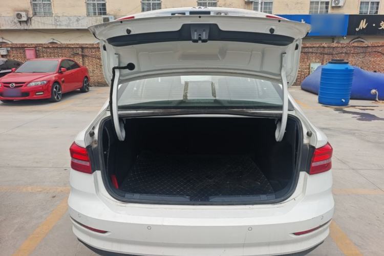Used Volkswagen Lavida 2019 1.5L Automatic Fashion Edition China VI Trunk