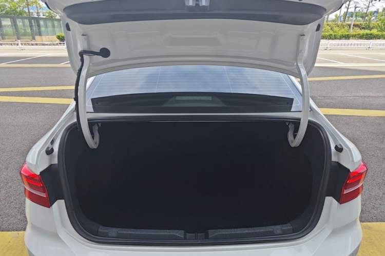 Used Volkswagen Lavida 2019 280TSI DSG Comfort Edition China VI standard Trunk