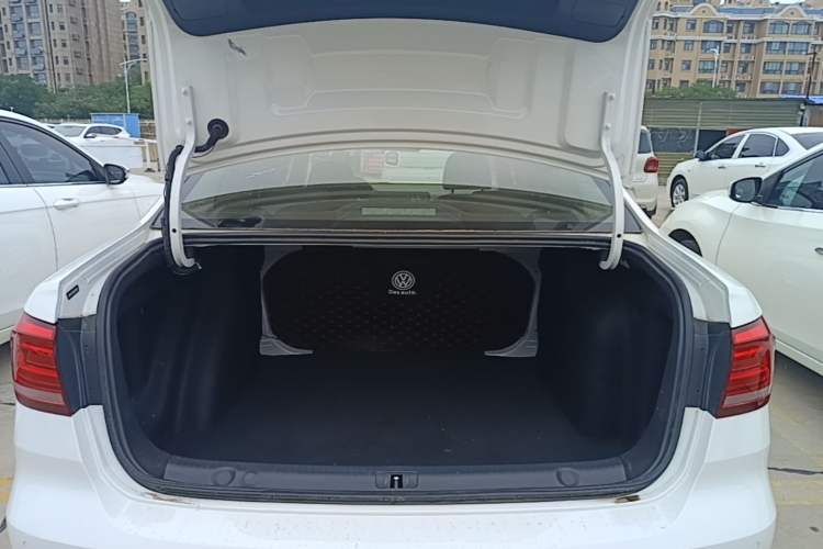 Used Volkswagen Lavida 2019 Lavida Start 1.5L Automatic Trendy Version China VI Standard Trunk