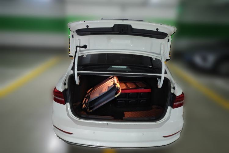 Used Volkswagen Lavida 2019 1.5L Automatic Comfort Edition China VI Standard Trunk