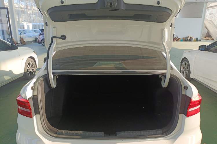 Used Volkswagen Lavida 2019 280TSI DSG Comfort Edition China VI standard Trunk