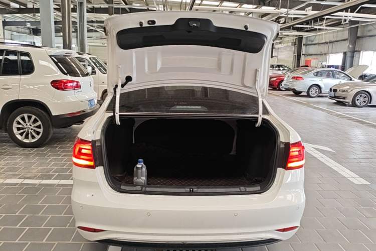 Used Volkswagen Lavida 2019 Lavida Start 1.5L Automatic Comfort Edition China VI Standard Trunk