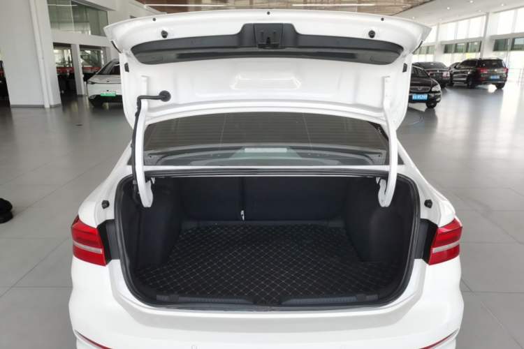 Used Volkswagen Lavida 2019 280TSI DSG Comfort Edition China VI standard Trunk