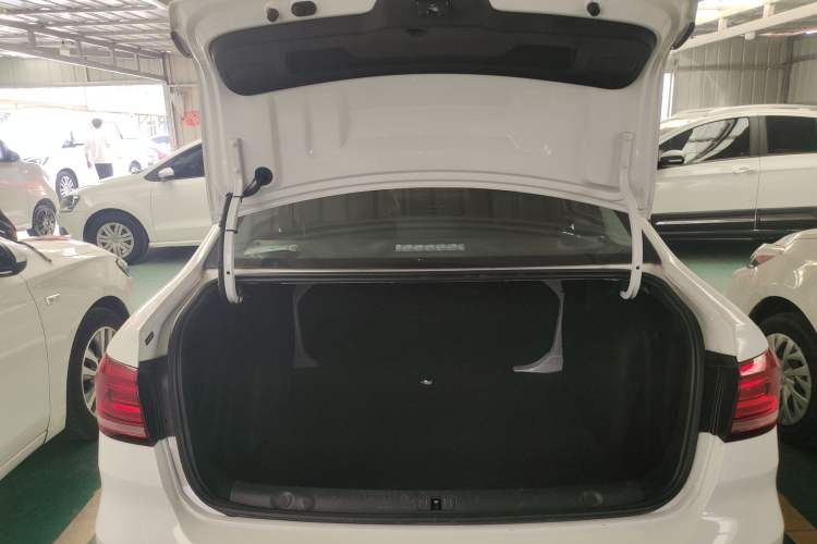 Used Volkswagen Lavida 2019 Lavida Start 1.5L Automatic Trendy Version China VI Standard Trunk