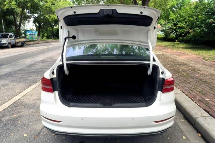 Used Volkswagen Lavida 2019 280TSI DSG Comfort Edition China VI standard Trunk