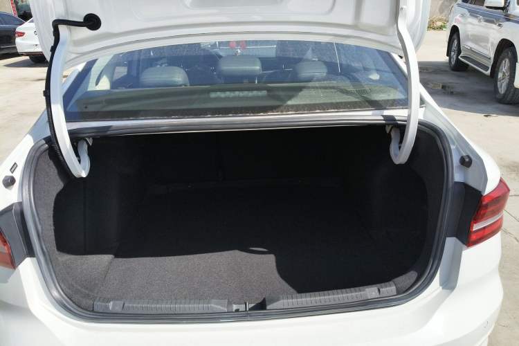 Used Volkswagen Lavida 2019 280TSI DSG Luxury Edition China VI Standard Trunk
