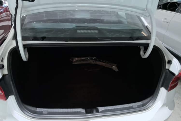 Used Volkswagen Lavida 2019 1.5L Automatic Comfort Edition China VI Standard Trunk