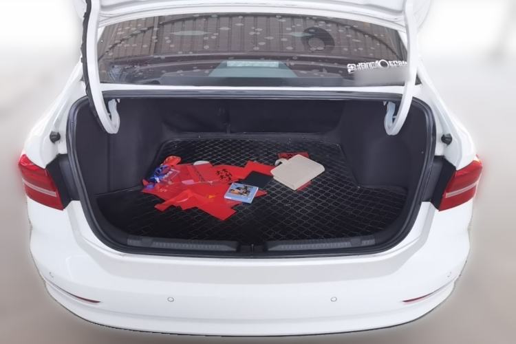 Used Volkswagen Lavida 2019 1.5L Automatic Comfort Edition China VI Standard Trunk