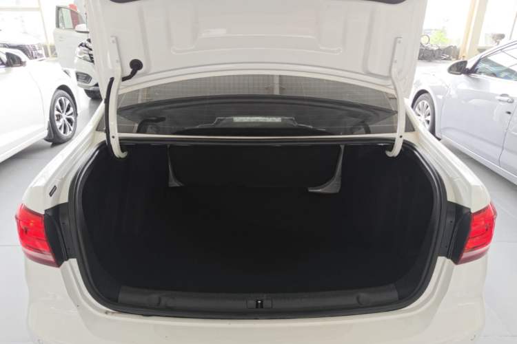 Used Volkswagen Lavida 2019 Lavida Start 1.5L Automatic Trendy Version China VI Standard Trunk