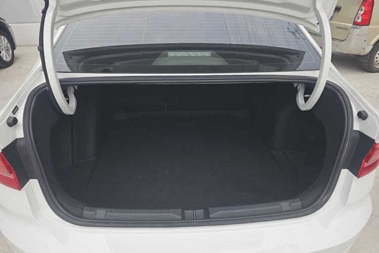 Used Volkswagen Lavida 2019 1.5L Automatic Comfort Edition China VI Standard Trunk