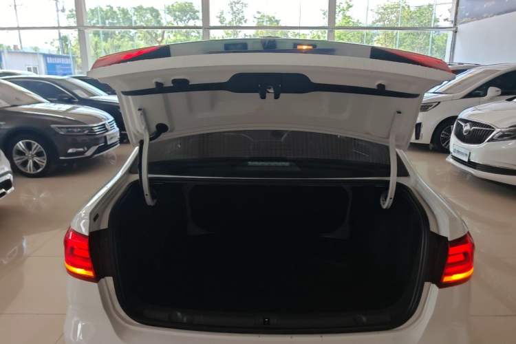 Used Volkswagen Lavida 2019 Lavida Start 1.5L Manual Fashion Edition China VI Standard Trunk