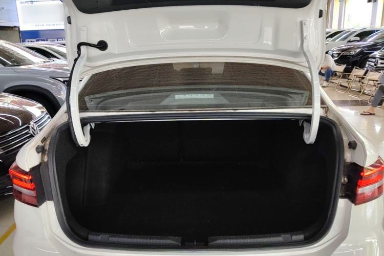 Used Volkswagen Lavida 2019 1.5L Automatic Comfort Edition China VI Standard Trunk