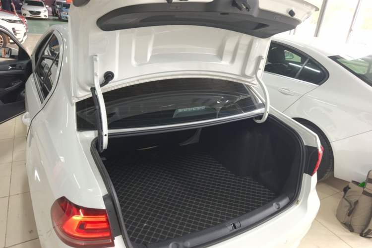 Used Volkswagen Lavida 2019 Lavida Start 1.5L Automatic Trendy Version China VI Standard Trunk
