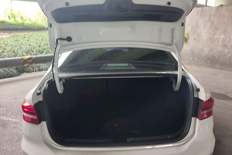 Used Volkswagen Lavida 2019 280TSI DSG Comfort Edition China VI standard Trunk
