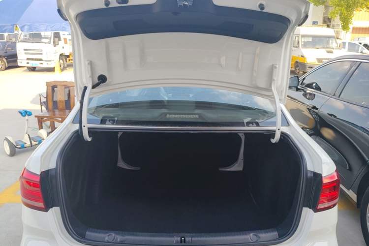 Used Volkswagen Lavida 2019 Lavida Start 1.5L Automatic Trendy Version China VI Standard Trunk