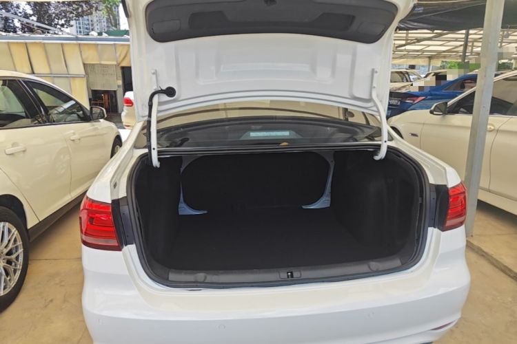 Used Volkswagen Lavida 2019 Lavida Start 1.5L Manual Fashion Edition China VI Standard Trunk