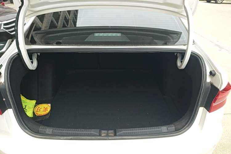 Used Volkswagen Lavida 2019 280TSI DSG Comfort Edition China VI standard Trunk