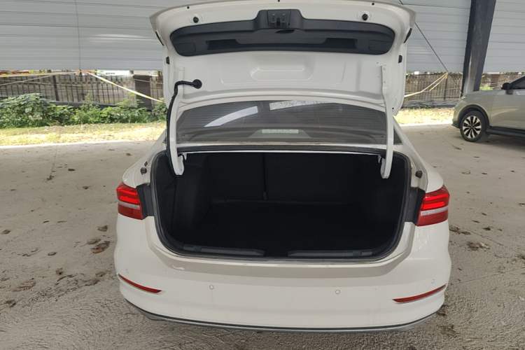 Used Volkswagen Lavida 2019 280TSI DSG Comfort Edition China VI standard Trunk