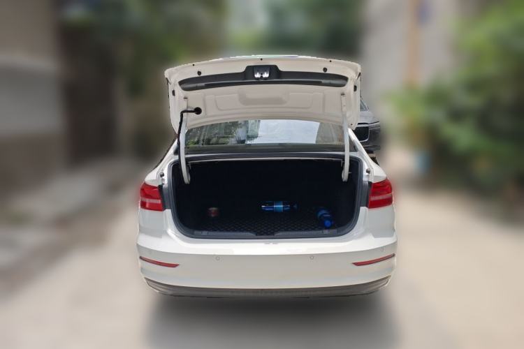 Used Volkswagen Lavida 2019 1.5L Automatic Fashion Edition China VI Trunk