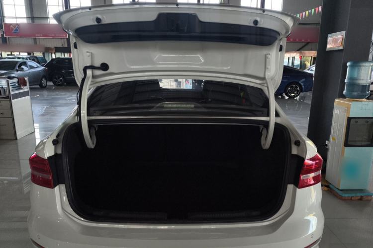 Used Volkswagen Lavida 2019 280TSI DSG Comfort Edition China VI standard Trunk