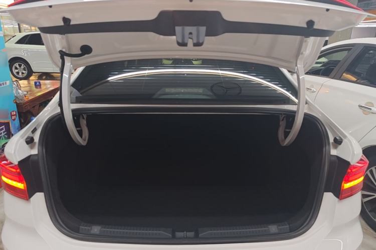 Used Volkswagen Lavida 2019 280TSI DSG Comfort Edition China VI standard Trunk