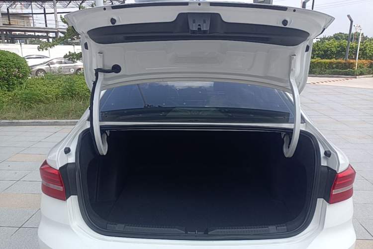 Used Volkswagen Lavida 2019 280TSI DSG Comfort Edition China VI standard Trunk
