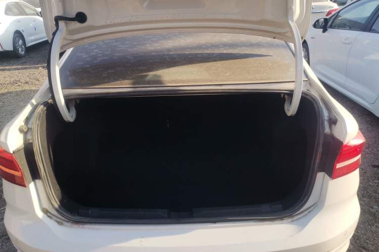 Used Volkswagen Lavida 2019 1.5L Automatic Fashion Edition China VI Trunk