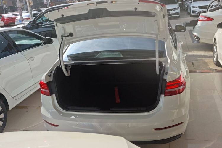 Used Volkswagen Lavida 2019 1.5L Automatic Fashion Edition China VI Trunk