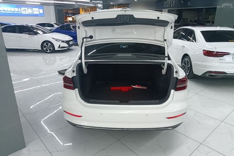 Used Volkswagen Lavida 2019 1.5L Automatic Comfort Edition China VI Standard Trunk