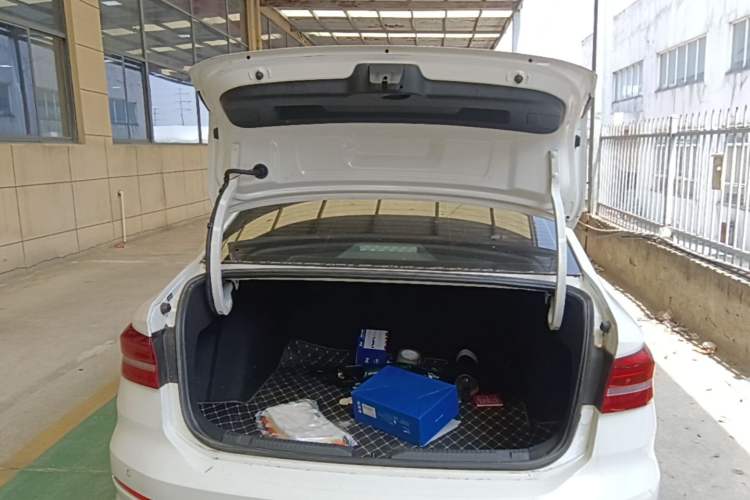 Used Volkswagen Lavida 2019 1.5L Automatic Comfort Edition China VI Standard Trunk