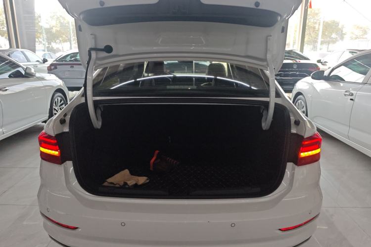 Used Volkswagen Lavida 2019 1.5L Automatic Vision Edition China VI Standard Trunk