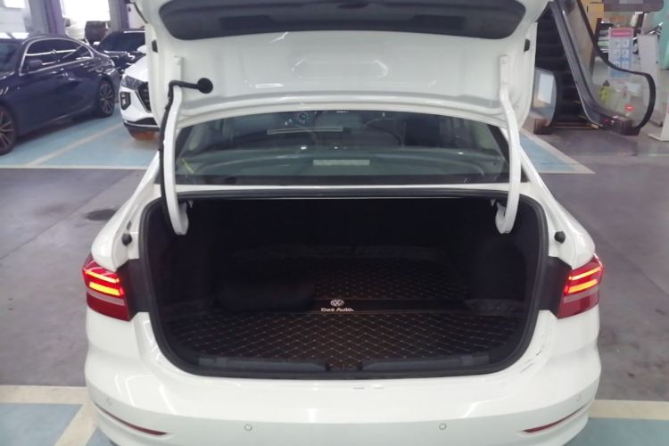 Used Volkswagen Lavida 2019 1.5L Automatic Comfort Edition China VI Standard Trunk