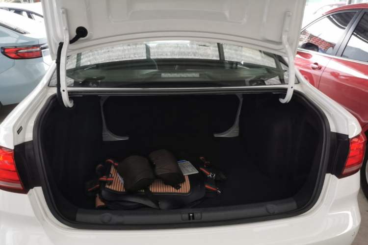 Used Volkswagen Lavida 2019 Lavida Start 1.5L Automatic Trendy Version China VI Standard Trunk