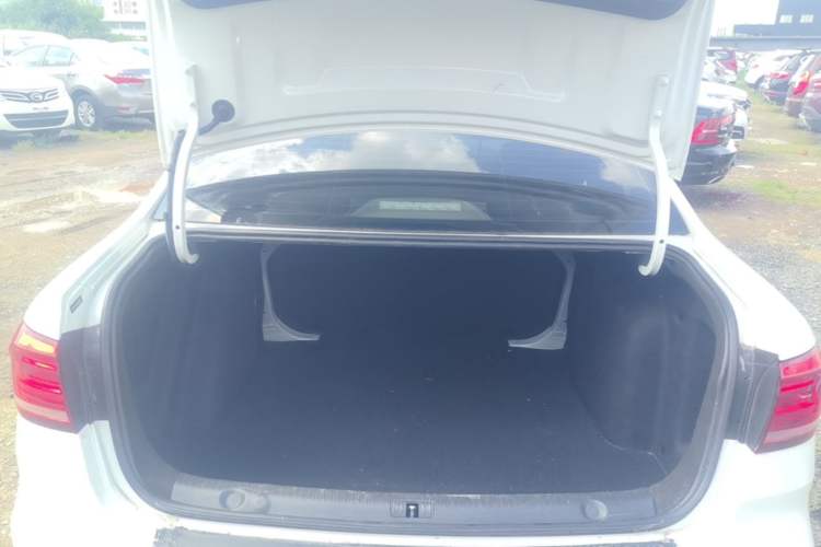 Used Volkswagen Lavida 2019 Lavida Start 1.5L Automatic Trendy Version China VI Standard Trunk