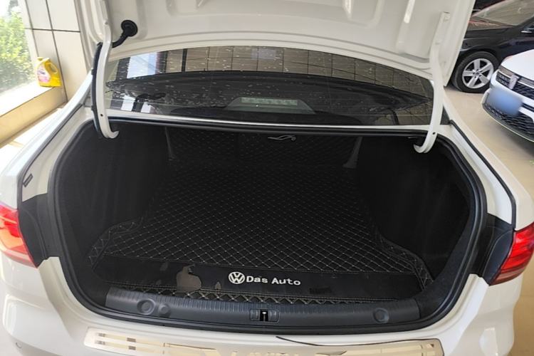 Used Volkswagen Lavida 2019 Lavida Start 1.5L Manual Fashion Edition China VI Standard Trunk
