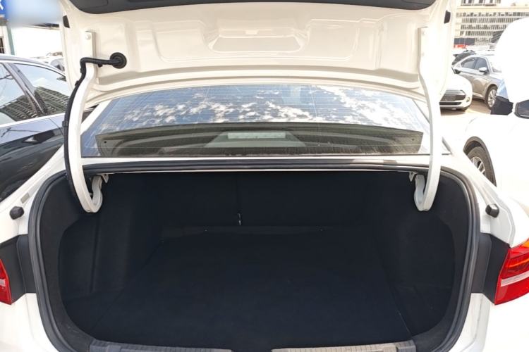 Used Volkswagen Lavida 2019 1.5L Automatic Comfort Edition China VI Standard Trunk