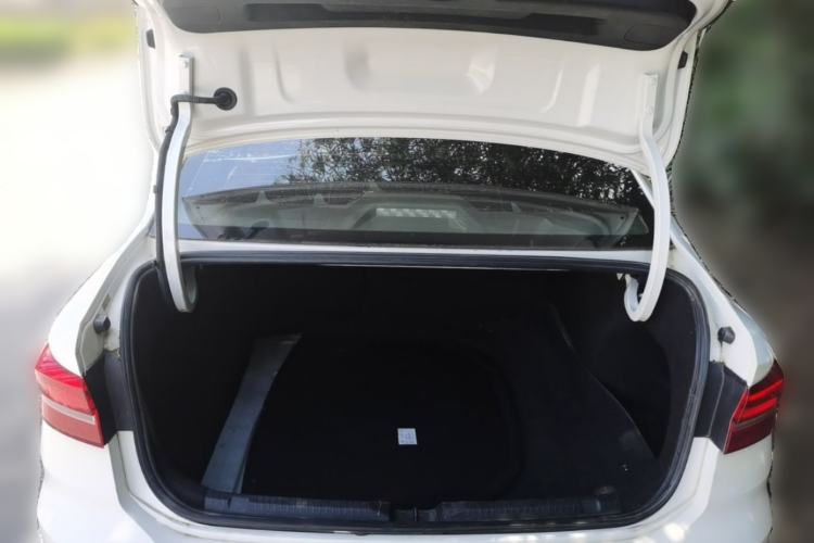 Used Volkswagen Lavida 2019 280TSI DSG Comfort Edition China VI standard Trunk