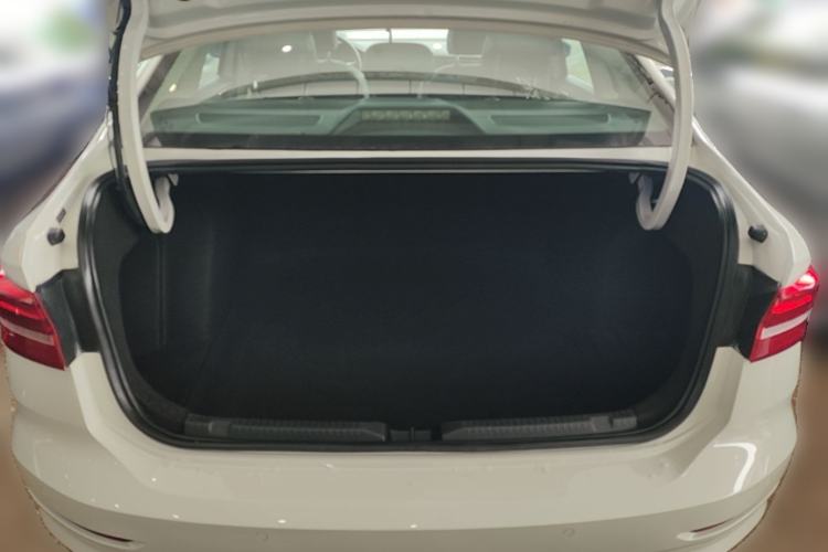 Used Volkswagen Lavida 2019 1.5L Automatic Comfort Edition China VI Standard Trunk