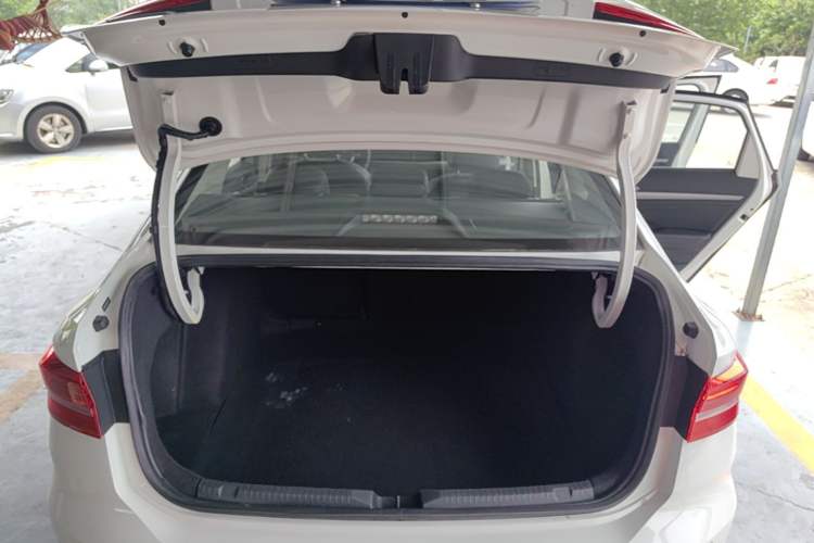 Used Volkswagen Lavida 2019 280TSI DSG Comfort Edition China VI standard Trunk