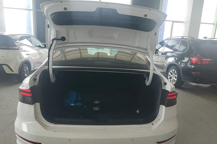 Used Volkswagen Lavida 2019 280TSI DSG Comfort Edition China VI standard Trunk