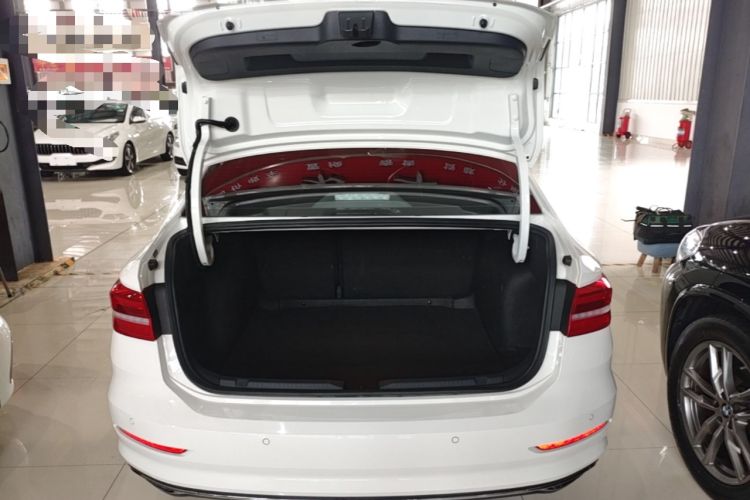 Used Volkswagen Lavida 2019 1.5L Automatic Comfort Edition China VI Standard Trunk