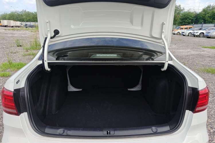 Used Volkswagen Lavida 2019 Lavida Start 1.5L Automatic Trendy Version China VI Standard Trunk