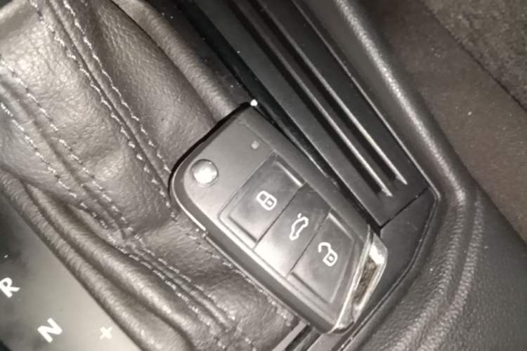 Used Volkswagen Lavida 2019 1.5L Automatic Fashion Edition China VI Vehicle Key