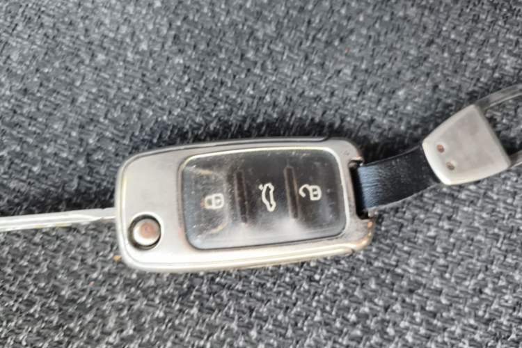 Used Volkswagen Lavida 2019 Lavida Start 1.5L Manual Fashion Edition China VI Standard Vehicle Key