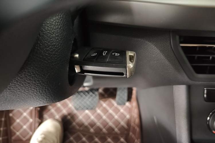 Used Volkswagen Lavida 2019 1.5L Automatic Comfort Edition China VI Standard Vehicle Key
